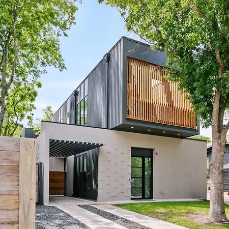 Luxe Home Minutes From Ut & Downtown
